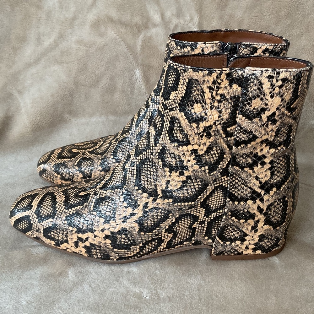 Aquatalia Ulyssa Snakeskin Ankle Boots size8 - Picture 2 of 12